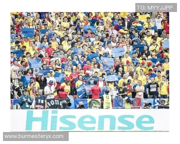 家中悬挂足球明星海报的利与弊探讨